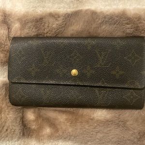 Louis Vuitton vintage wallet